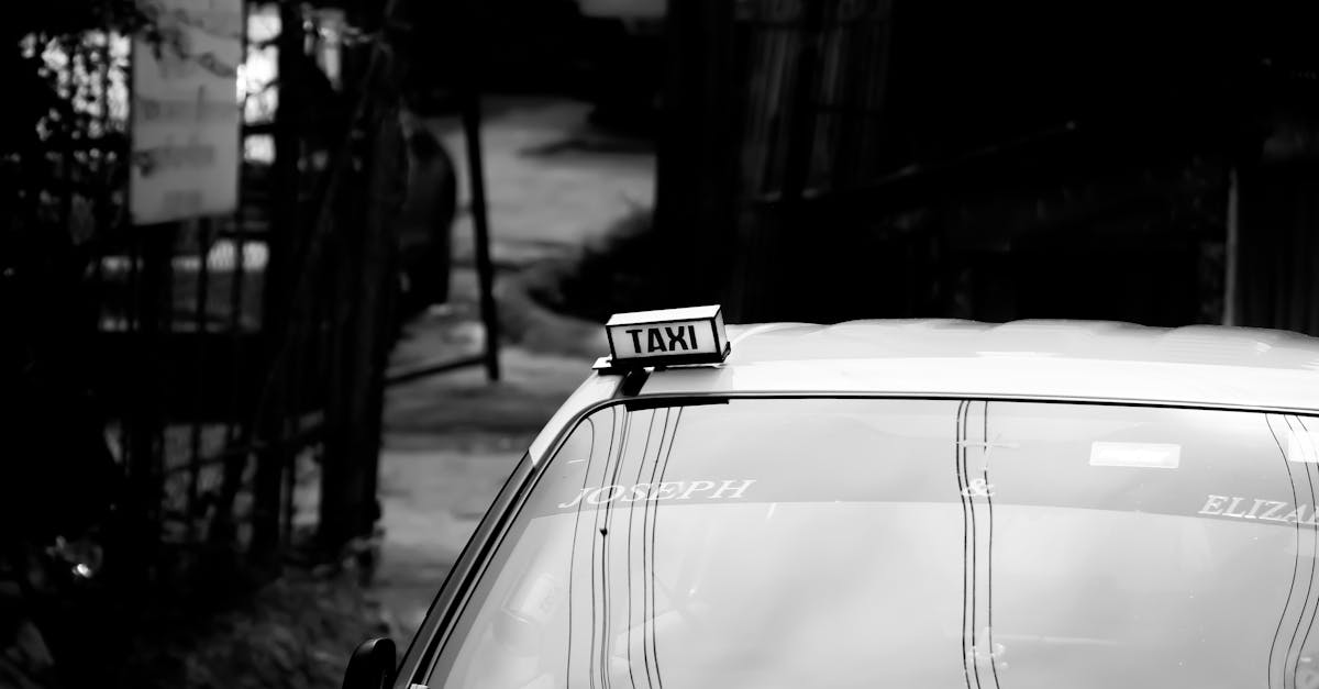 How to Use Ride-Sharing Apps for Safer Taxi Experiences