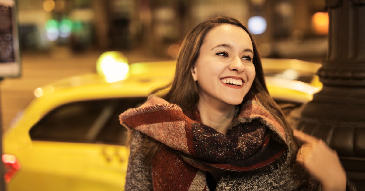 Tips for Navigating Taxi Services During Peak Tourist Season